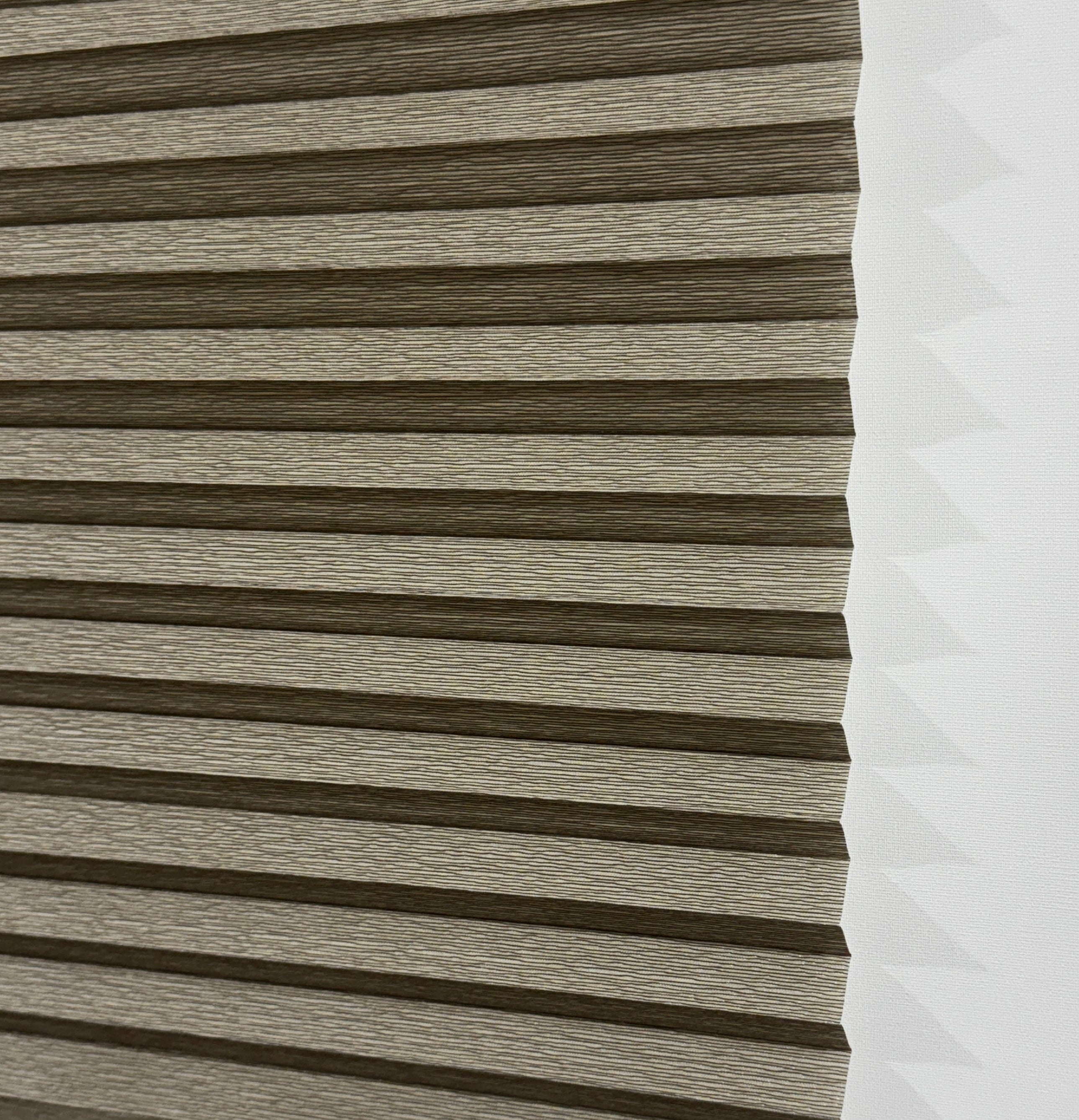 Plicell Walnut 03 - 20 mm Ahşap Dokulu Güneşlik Plise Perde