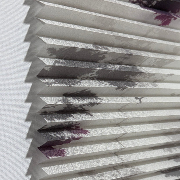 Parrot Printed4510 Güneşlik – Modern Desenli Işık Geçirgen Plicell Perde