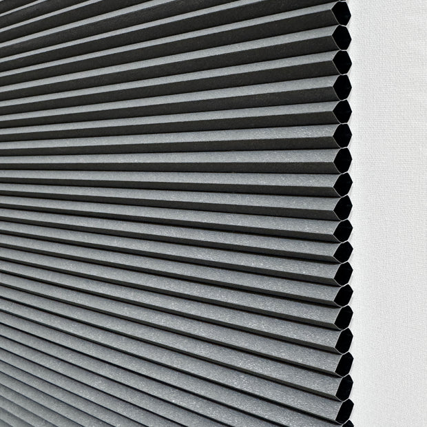 Bal Peteği 04- 14 mm Karartmalı (Blackout) Plise Perde