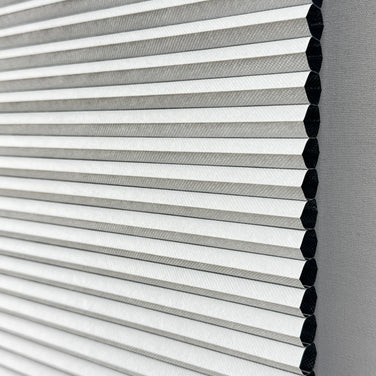 Bal Peteği 01- 14 mm Karartmalı (Blackout) Plise Perde