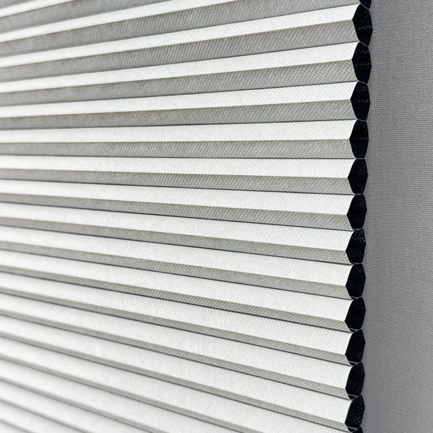 Bal Peteği 01- 14 mm Karartmalı (Blackout) Plise Perde