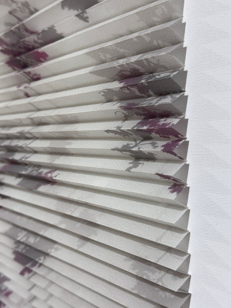 Parrot Printed4510 Güneşlik – Modern Desenli Işık Geçirgen Plicell Perde