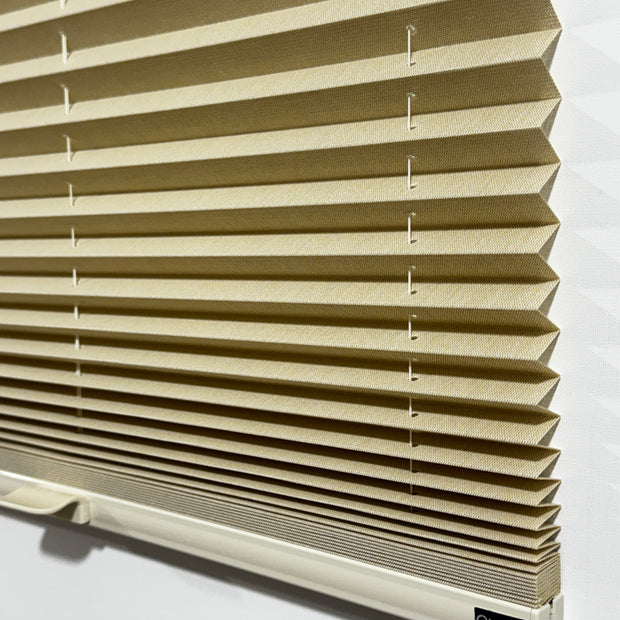 Bloom 11 - 20 mm Güneşlik Plise Perde – Doğal Dokunuş, Modern Çizgi